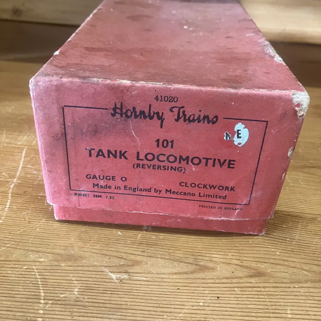 Hornby 1950s O Gauge Clockwork  No.101 'LNER 460' Green Tank Loco (Reversing) With Key,  Assorted Carriages & Rail Track Image 1++