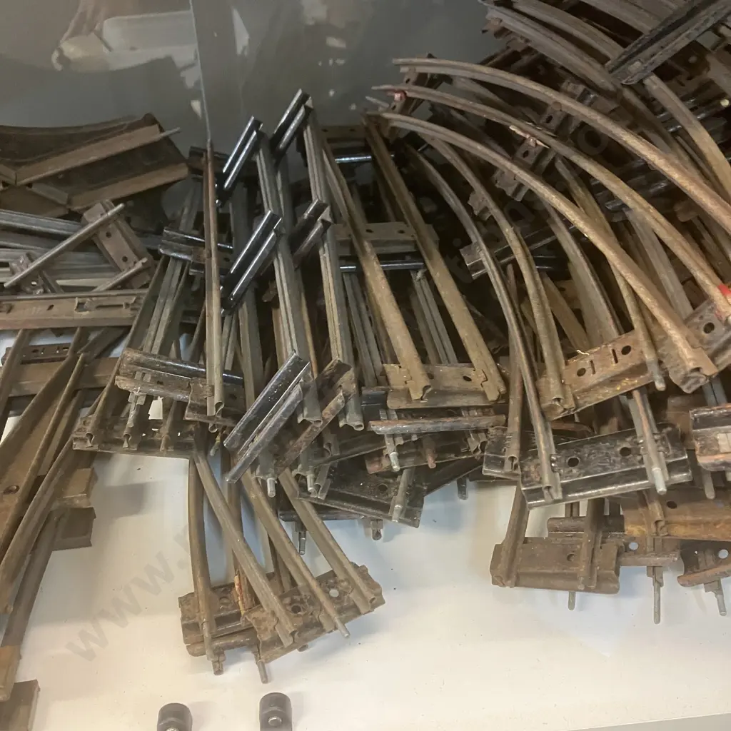 Hornby 1950s O Gauge Clockwork  No.101 'LNER 460' Green Tank Loco (Reversing) With Key,  Assorted Carriages & Rail Track Image 1++