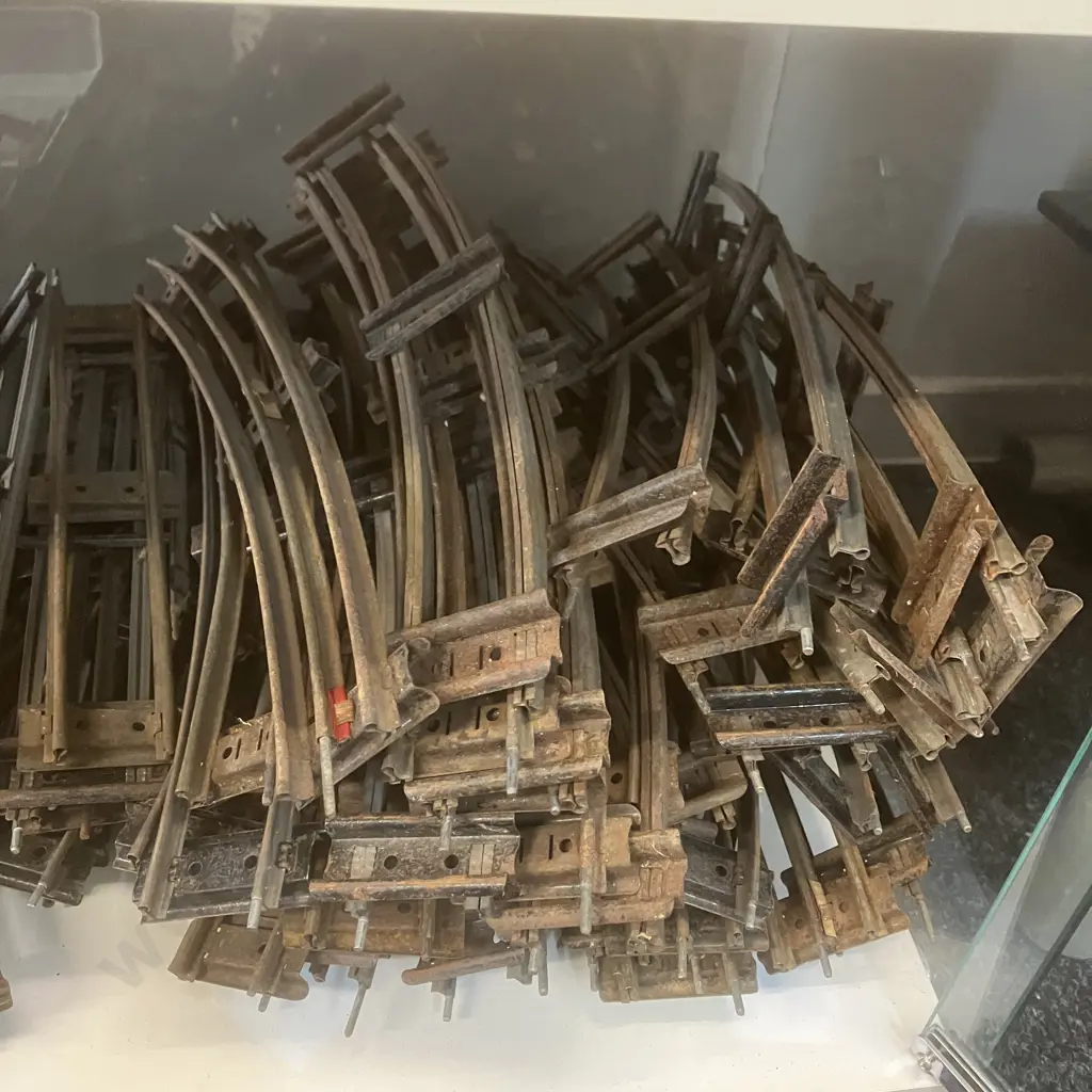 Hornby 1950s O Gauge Clockwork  No.101 'LNER 460' Green Tank Loco (Reversing) With Key,  Assorted Carriages & Rail Track Image 1++