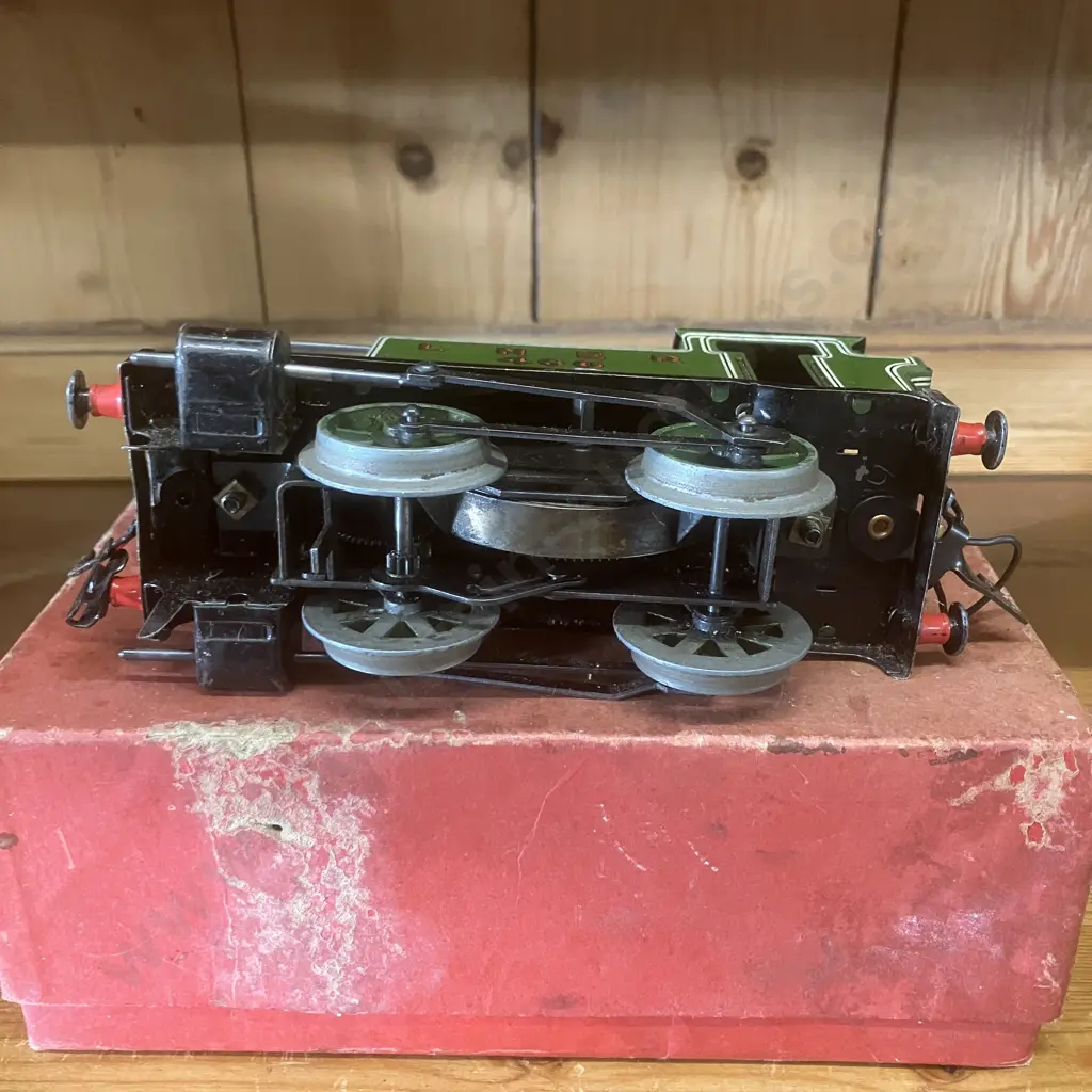 Hornby 1950s O Gauge Clockwork  No.101 'LNER 460' Green Tank Loco (Reversing) With Key,  Assorted Carriages & Rail Track Image 1++