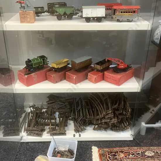 Hornby 1950s O Gauge Clockwork  No.101 'LNER 460' Green Tank Loco (Reversing) With Key,  Assorted Carriages & Rail Track