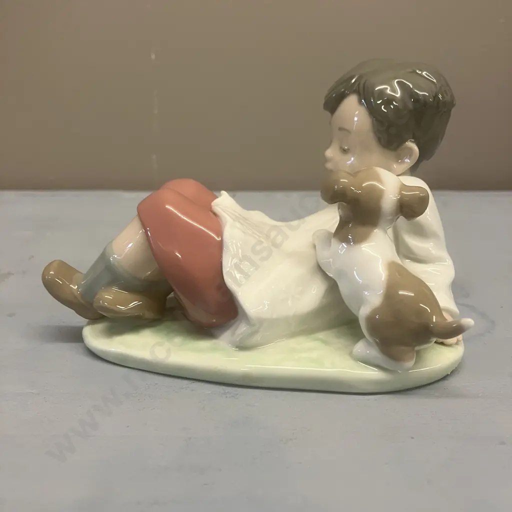 Lladro "Taking Time" Porcelain Figurine  #5988, Issued 1993 Retired 1998. 9 x 13cm Image 1++