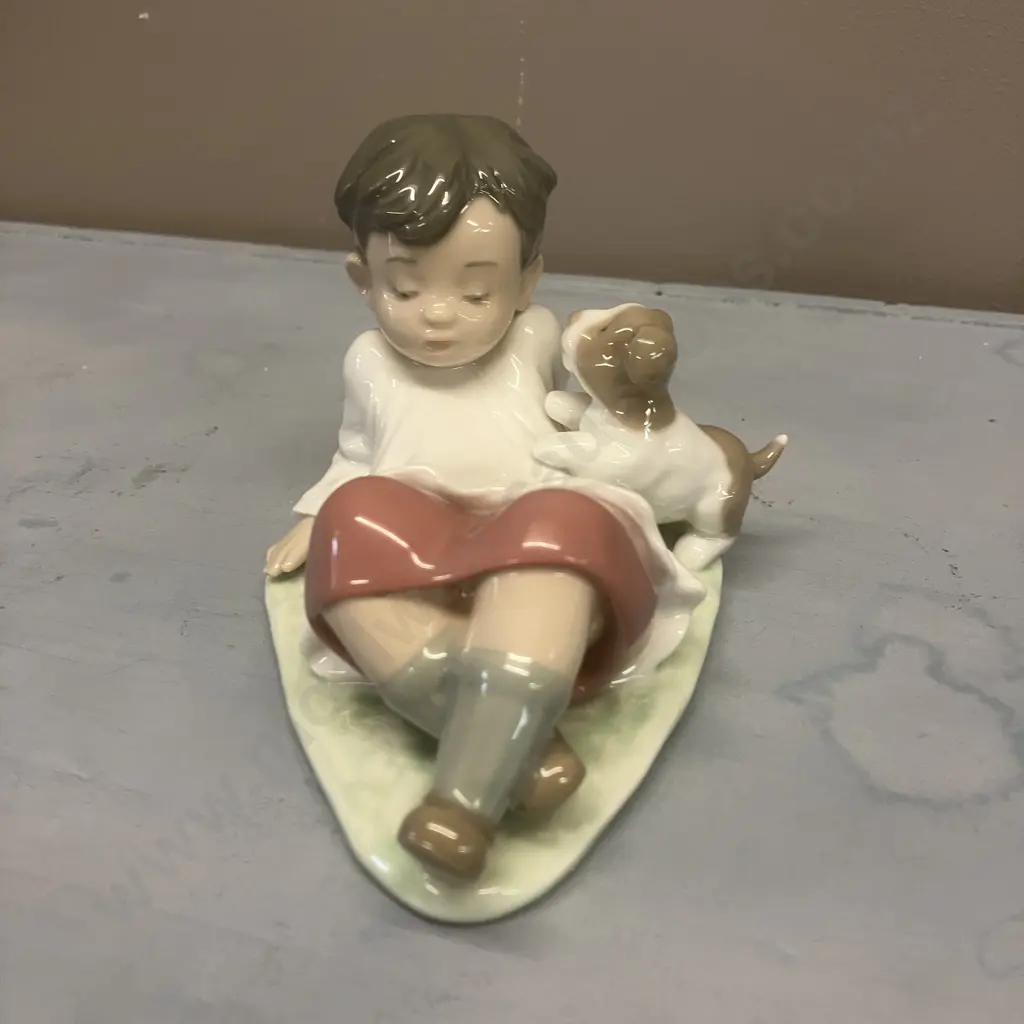Lladro "Taking Time" Porcelain Figurine  #5988, Issued 1993 Retired 1998. 9 x 13cm Image 1++