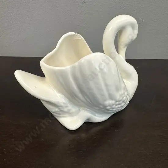 Small Cream Crown Lynn Swan (af)