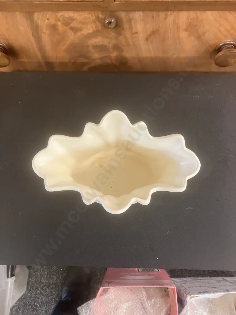 Crown Lynn Potteries Tall Trough Vase With Flaring Sides Shape 44, White Slip-Cast Ceramic c1948-55. H15.5 W26.5 D15.5cm Image 1++