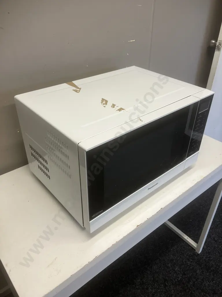 Panasonic 27L Flatbed Microwave Oven With Manual Model NN-SF564WQPQ (Purchased 06/2023) Image 1++