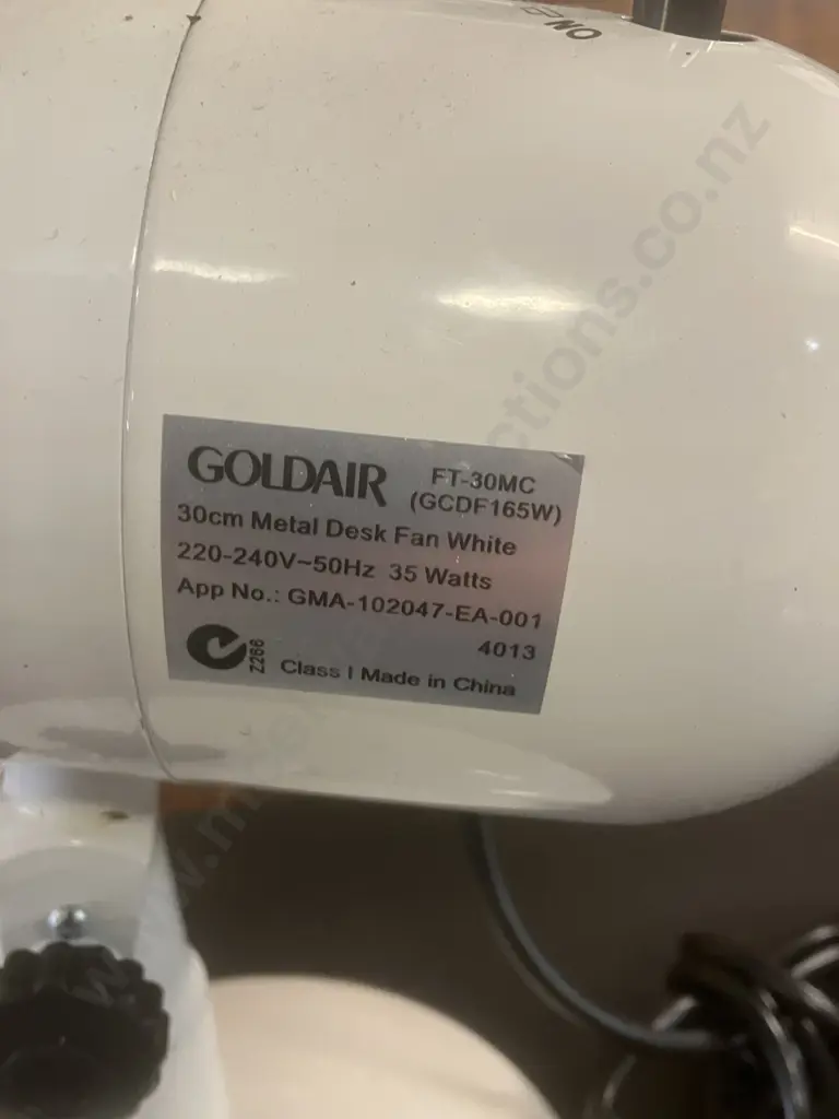 Goldair 30cm Metal Desk Fan White FT-30MC Image 1++
