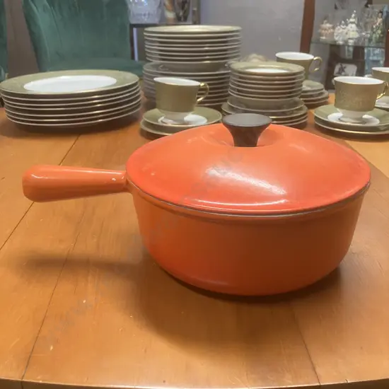 Le Creuset Cast Iron Saucepan with Round Iron Handle, Volcanic Flame, 22cm / 3.3L, France