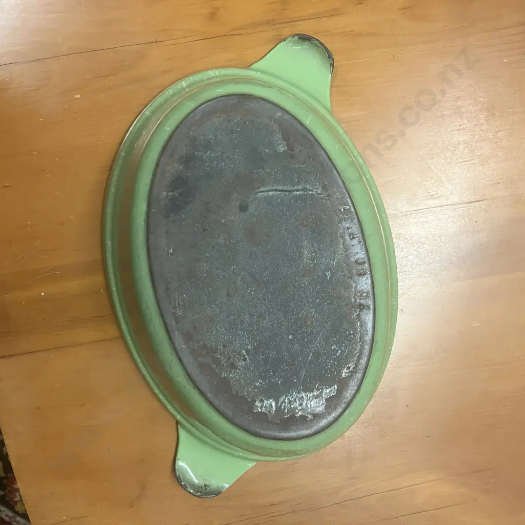 Vintage Radiation ware / Ranzware  New Zealand Made Enamelled Cast Iron Lidded Oval Casserole Dish Image 1++