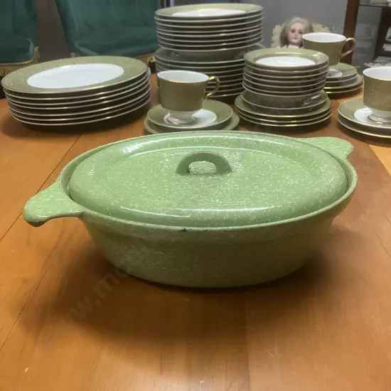 Vintage Radiation ware / Ranzware  New Zealand Made Enamelled Cast Iron Lidded Oval Casserole Dish