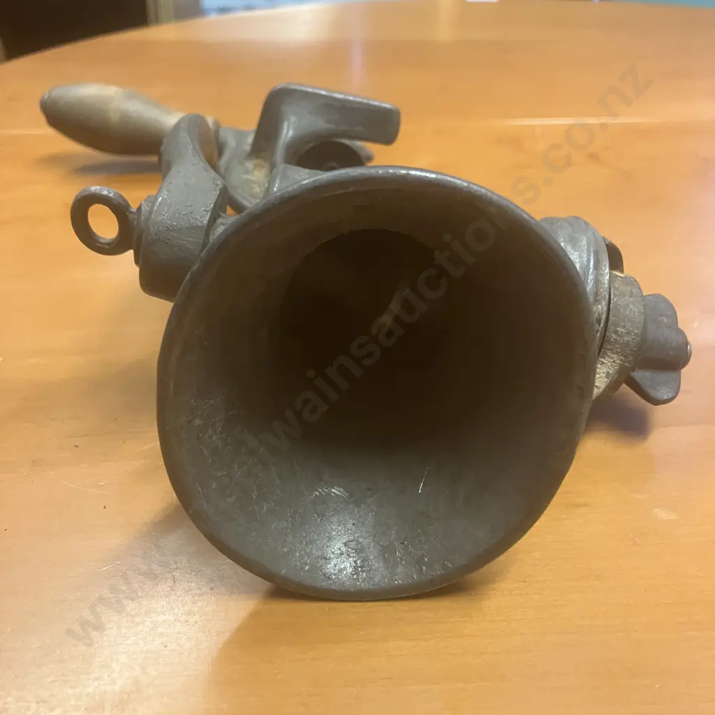 Vintage Husqvarna Sweden Meat Grinder No 2 Handy Cast Iron With Wooden Handle Image 1++