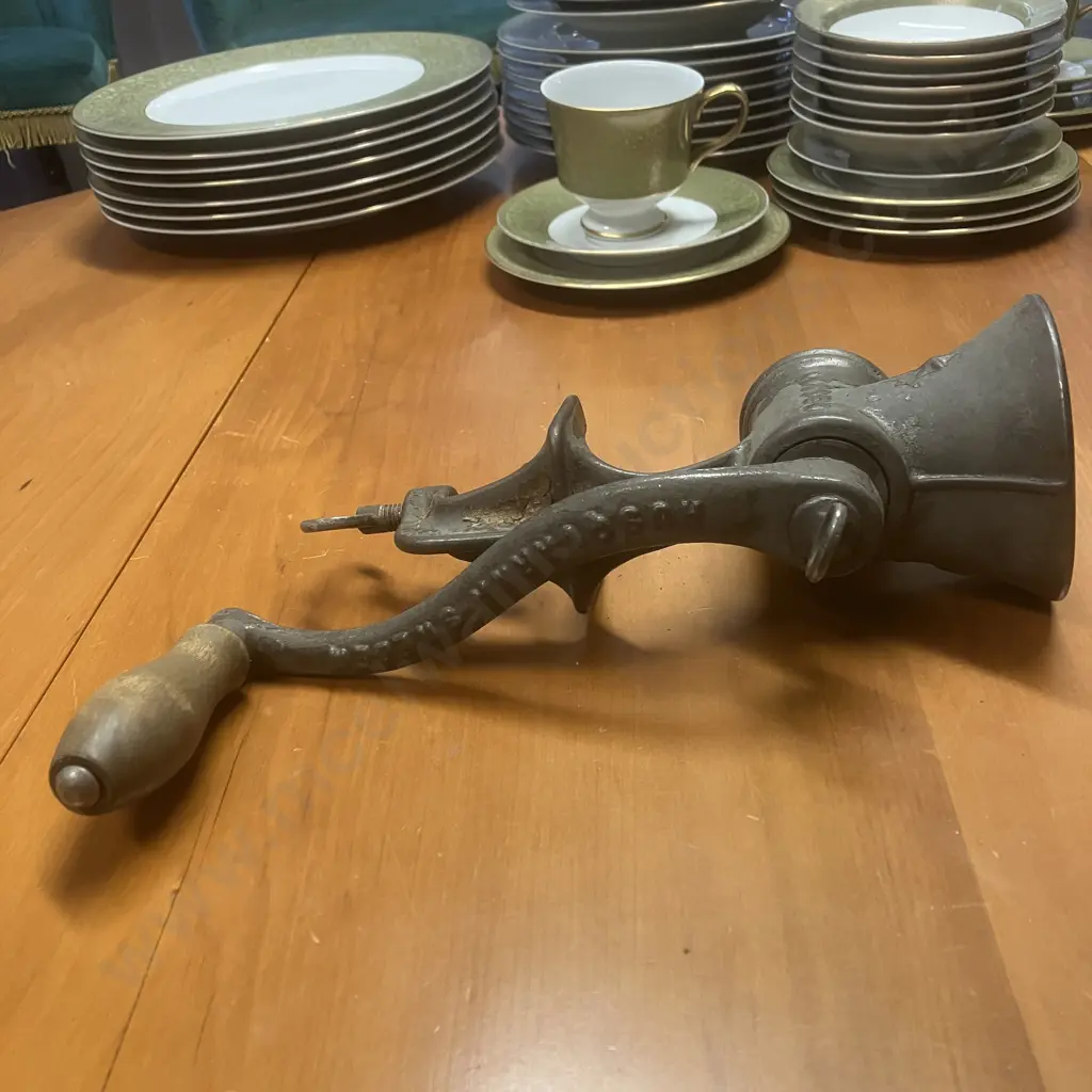 Vintage Husqvarna Sweden Meat Grinder No 2 Handy Cast Iron With Wooden Handle Image 1++