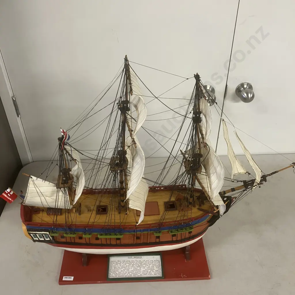 H.M.S. Resolution Wooden Model  - Captain James Cooks' Second and Third Expedition to the Pacific. L86cm Image 1++