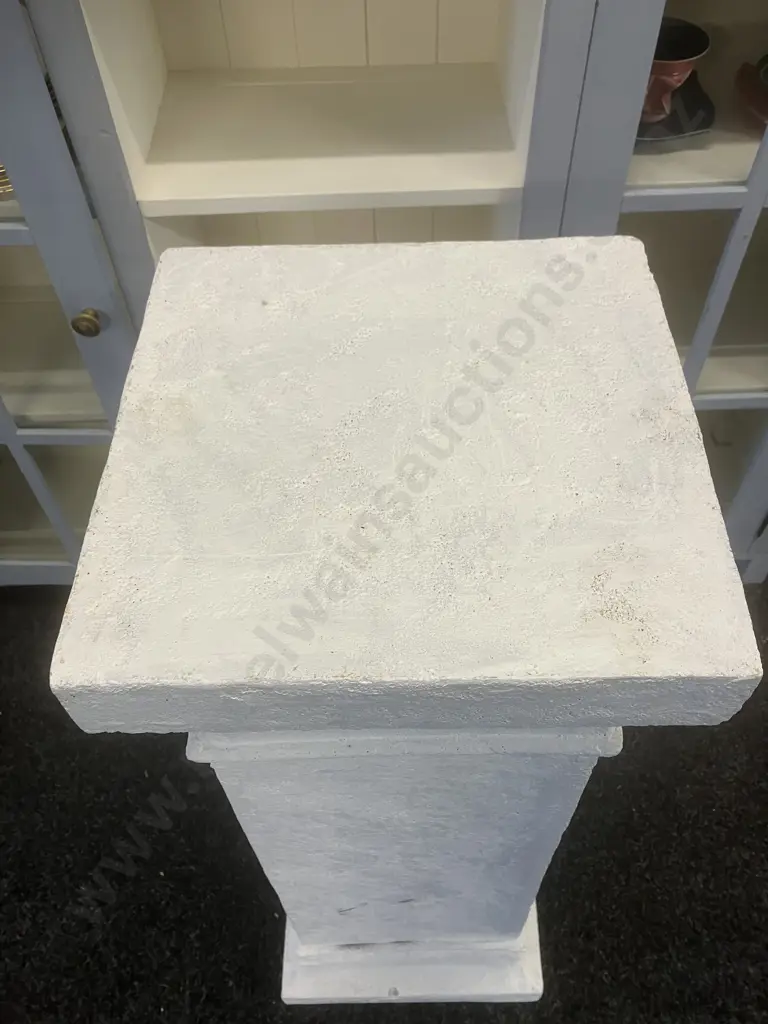 Faux Concrete Plinth. 92 x 33cm Image 1++