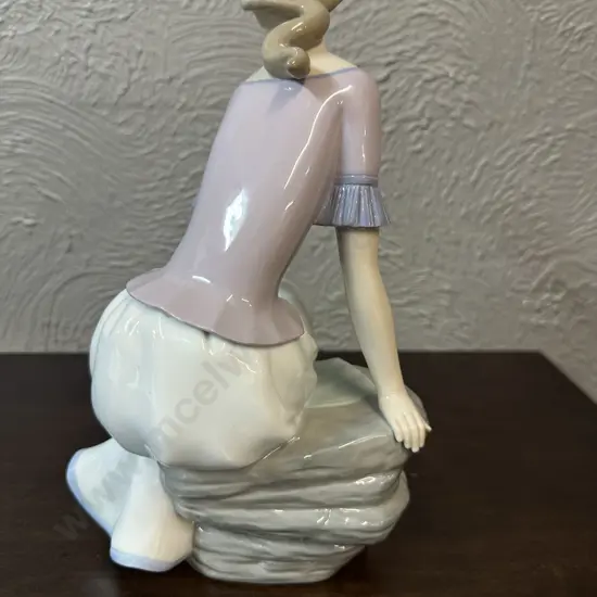 Nao Figurine Spring Reflections Damage to Flower 