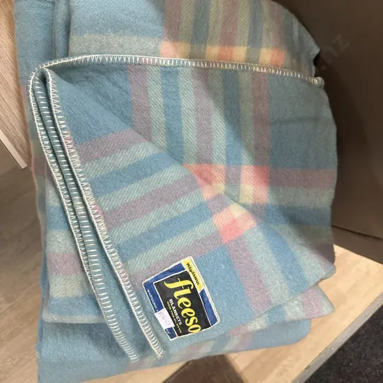 Single Vintage Woollen Blankets Blue/Pink/Cream Tones