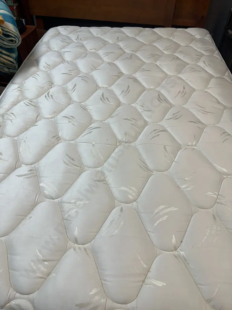 Sleepyhead Chiropractic Double Size Mattress & Base - Chiro Rest Pillow Top Medium. 200 x 135 Image 1++