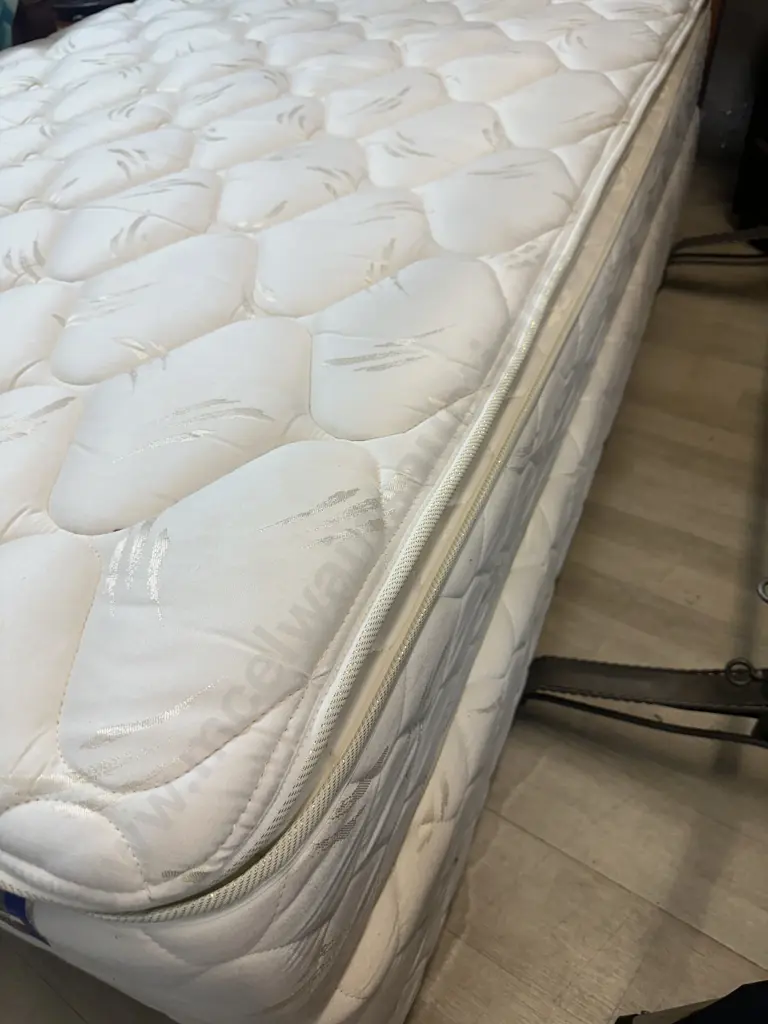 Sleepyhead Chiropractic Double Size Mattress & Base - Chiro Rest Pillow Top Medium. 200 x 135 Image 1++