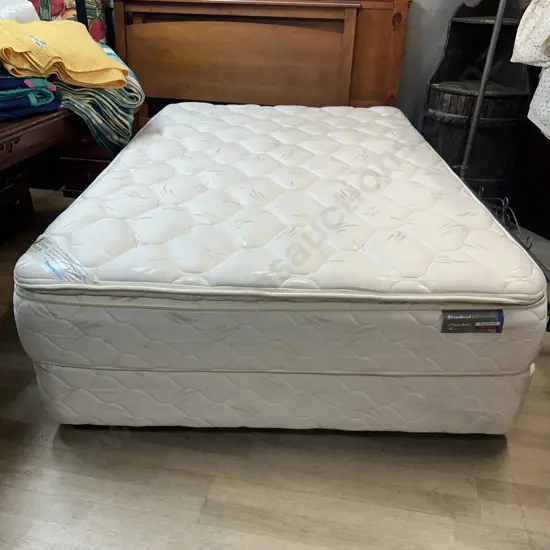 Sleepyhead Chiropractic Double Size Mattress & Base - Chiro Rest Pillow Top Medium. 200 x 135