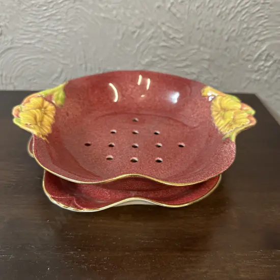 Royal Winton Grimwades Petunia Pink Ceramic Draining Bowl