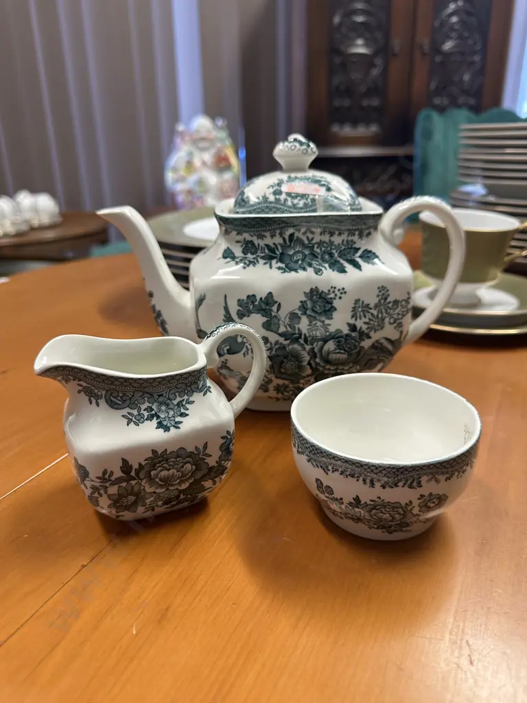 Enoch Wedgwood Asiatic PheasantsTeapot, Creamer & Sugar Bowl Image 1++