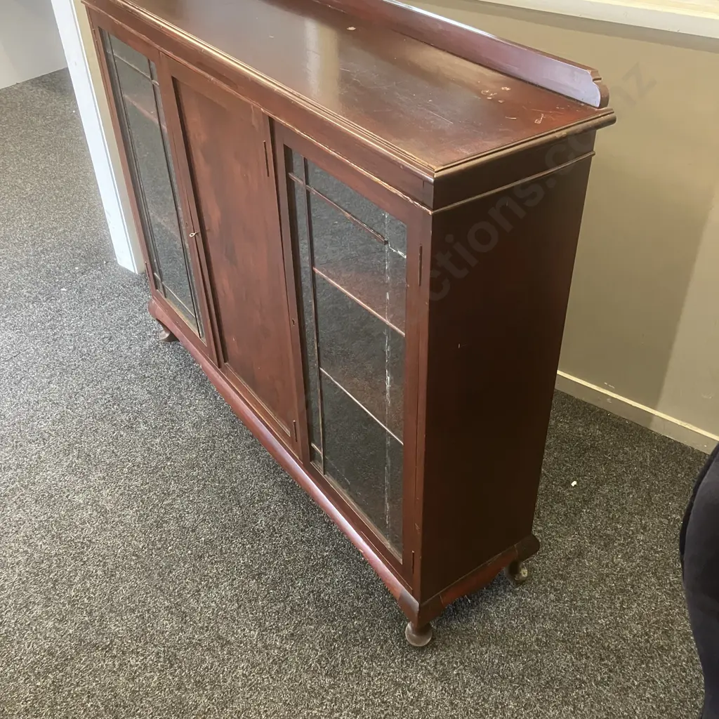 Mahogany Queen Anne Style Sideboard Two Astragal Doors, Key (As Found). H111 W137 D33cm Image 1++