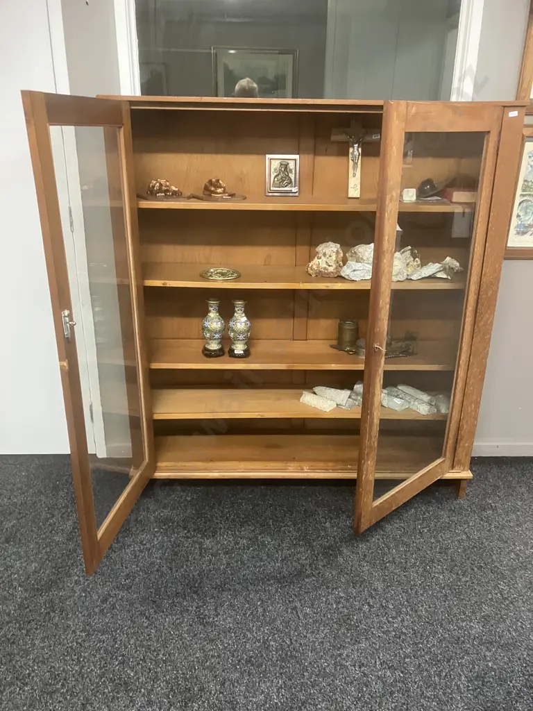 Antique Glazed Double Door Display Cabinet With Key. H141 W129 D32cm Image 1++