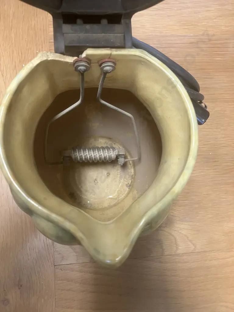 Temuka Ware Pottery Electric Jug,  "Hi.Speed" On Lid, Majolica Type Glaze, Impressed Mark to Base (As Found Condition) Image 1++