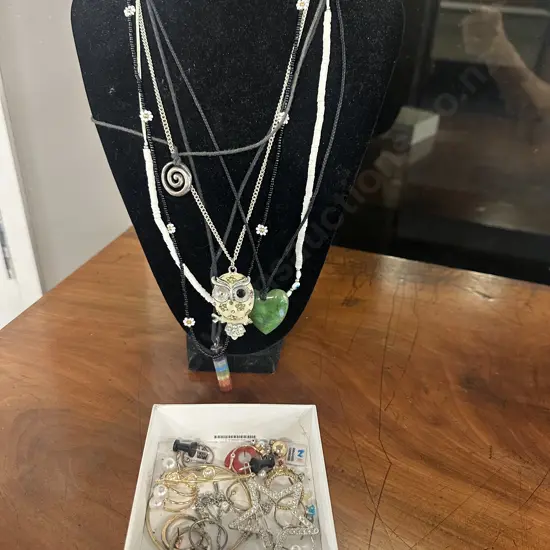 Assorted Jewellery