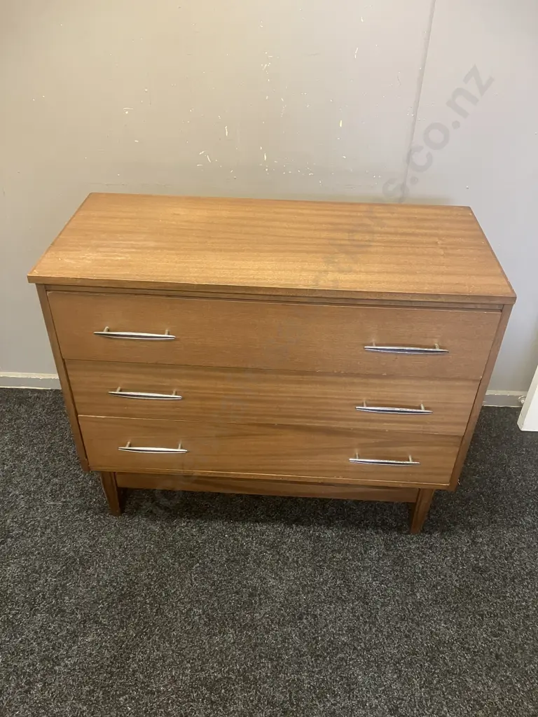Three Drawer Chest of Drawers. H74 W88.5 D39.5cm Image 1++