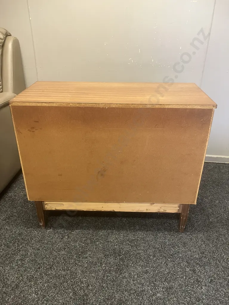 Three Drawer Chest of Drawers. H74 W88.5 D39.5cm Image 1++