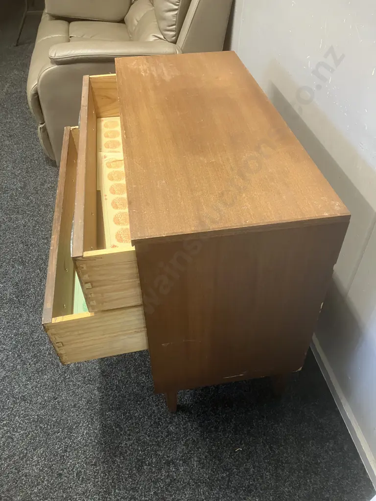 Three Drawer Chest of Drawers. H74 W88.5 D39.5cm Image 1++