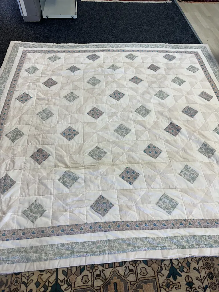 Patchwork Coverlet & Pillow With Case 200x200cm. Image 1++