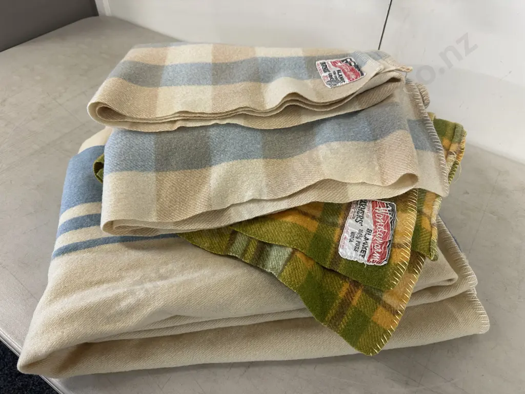 Selection Of Vintage Blankets Image 1++