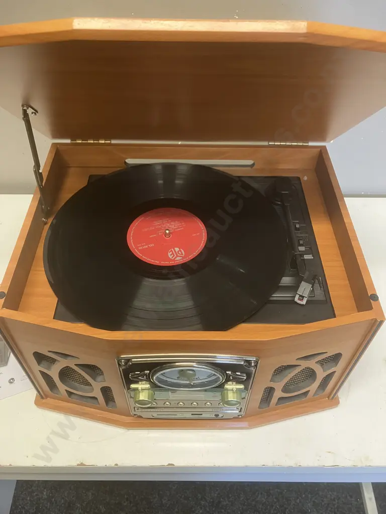 Classical Model SR06161 Turntable With CD/MP3, Radio, SD/USB & Cassette Image 1++