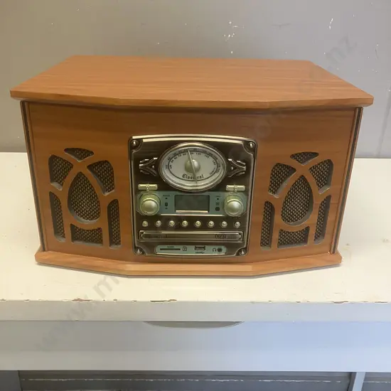 Classical Model SR06161 Turntable With CD/MP3, Radio, SD/USB & Cassette