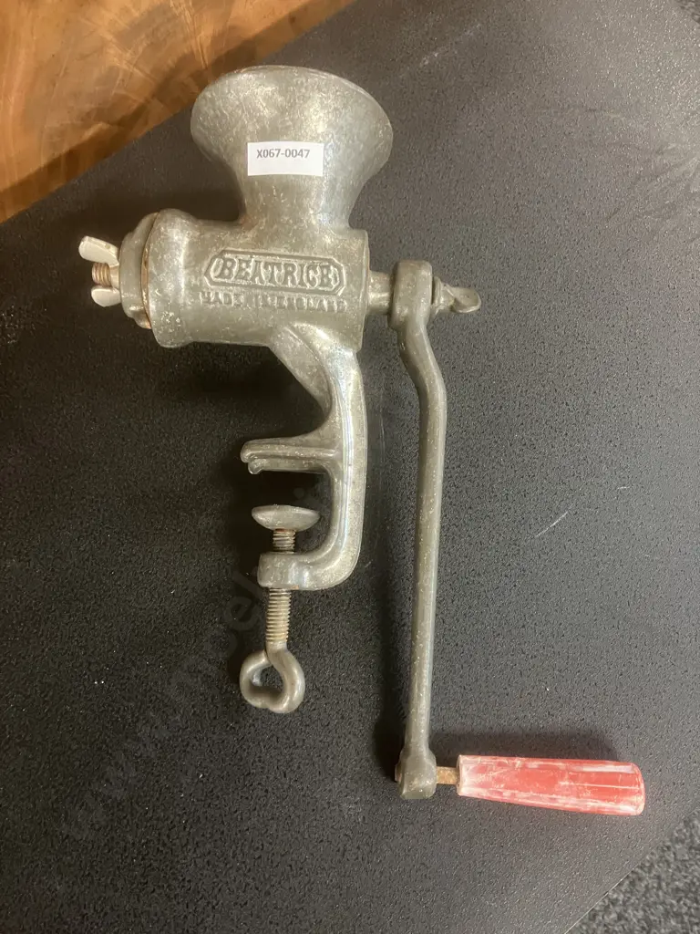 Vintage Beatrice Harper No 3181 Food Mincer, Made In England. c 1940's Image 1++