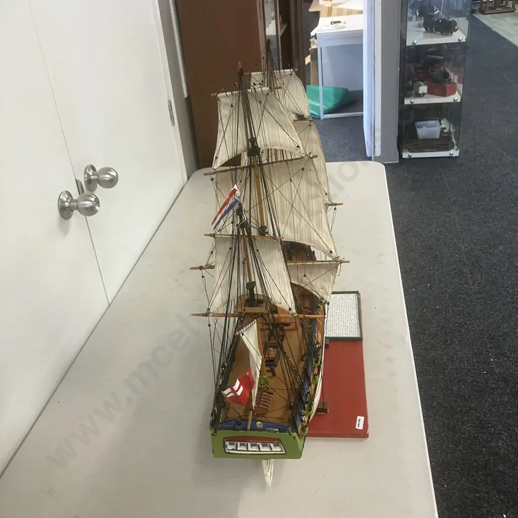 H.M. Bark Endeavour Wooden Model - Commanded by Lieutenant James Cook on First Voyage to NZ & AUS 1769-1771. L84cm Image 1++