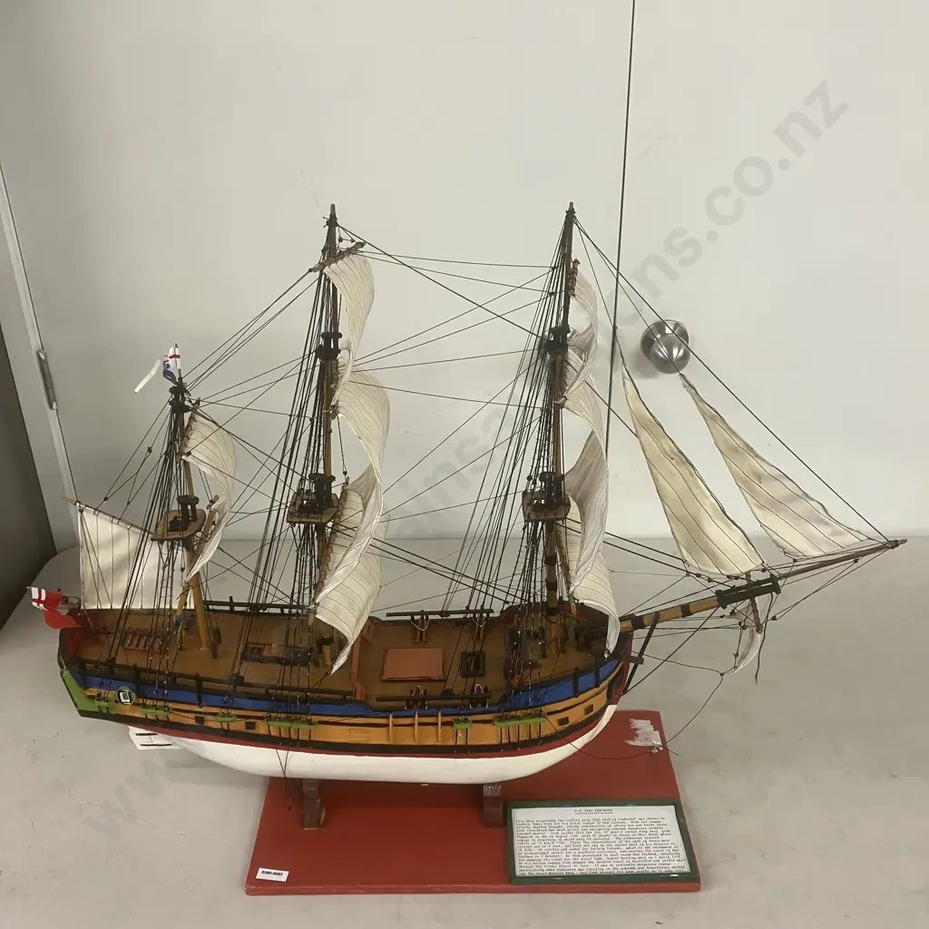 H.M. Bark Endeavour Wooden Model - Commanded by Lieutenant James Cook on First Voyage to NZ & AUS 1769-1771. L84cm Image 1++