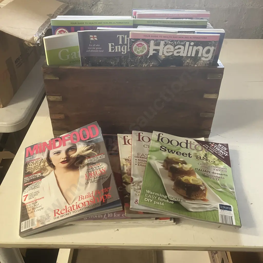 Wooden Box With Centre Carry Handle & Brass Corner Straps. H22 W45.5 D22cm Asstd Magazines - Home & Garden, FoodTown Et Image 1++