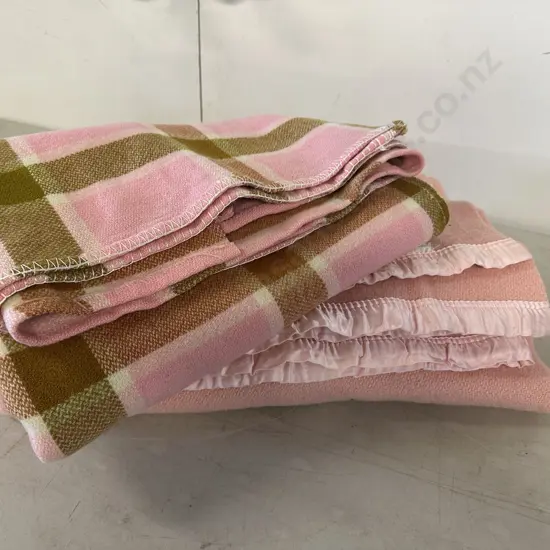  Small Vintage Blankets x2 Pink/Green 