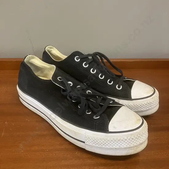 Converse Chuck Taylor All Star Unisex Low-top Sneakers Sz UK7