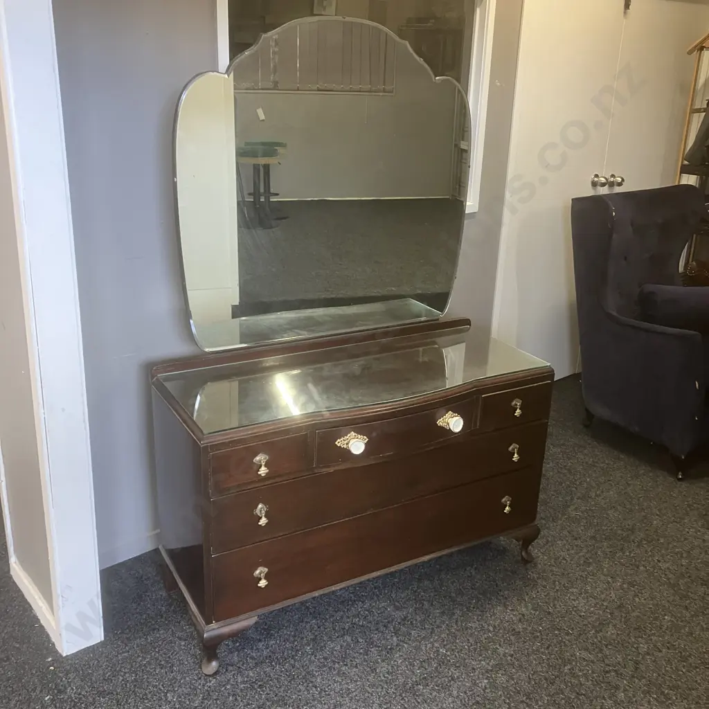Mahogany Queen Anne Style 5 Drawer Dressing Table With Tilting Mirror & Glass Cover. Image 1++