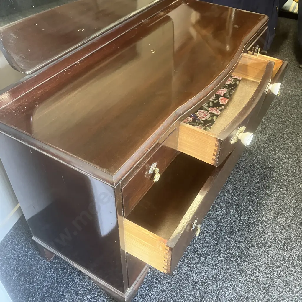 Mahogany Queen Anne Style 5 Drawer Dressing Table With Tilting Mirror & Glass Cover. Image 1++