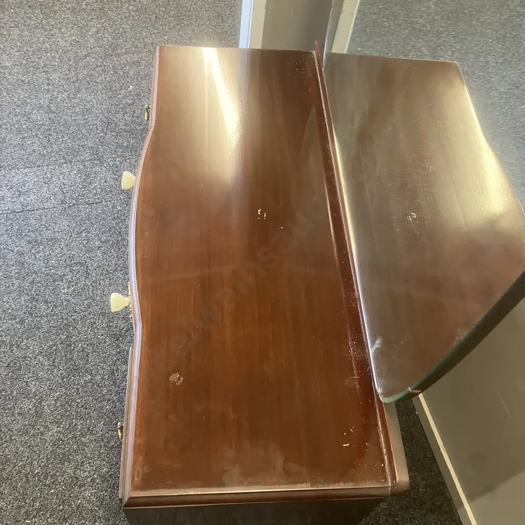 Mahogany Queen Anne Style 5 Drawer Dressing Table With Tilting Mirror & Glass Cover. Image 1++