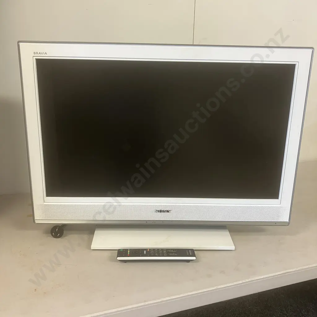 Sony 32" LCD TV Model KLV-32V300A With Remote Control Image 1++