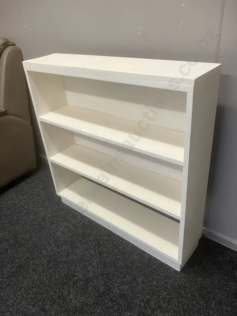 Vintage Wooden Bookcase Painted White. H91 W89.5 D21cm Image 1++