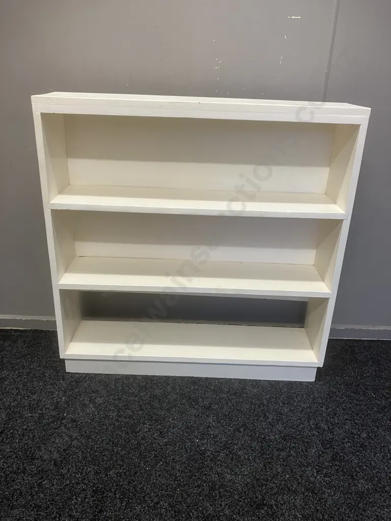 Vintage Wooden Bookcase Painted White. H91 W89.5 D21cm Image 1++