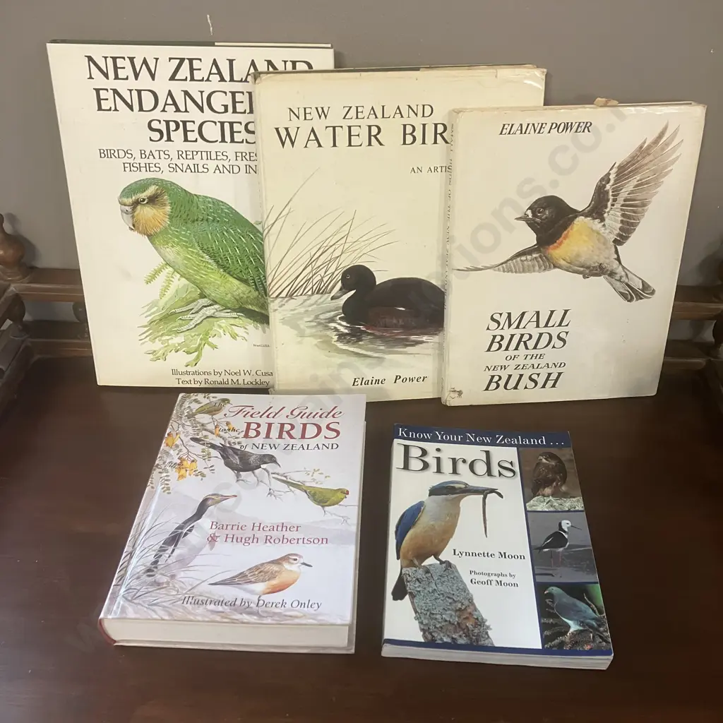 Books - NZ Endangered Species, Elaine Powers' NZ Water Birds & Small Birds of The NZ Bush, Image 1++