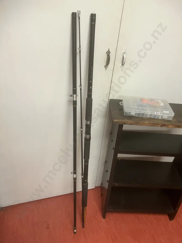 Abu Garcia Kiwi Series 'Surf' Fishing Rod 13' 3Pce 8-12Kg 60-150Gm CW & Tackle Box, Lead Sinkers, Hooks, Swivels Etc Image 1++